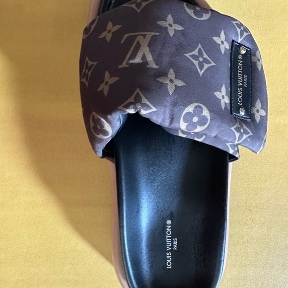 Louis Vuitton Pool Pillow Comfort Mules - Right Shoe Only - size 39 - Picture 6 of 7